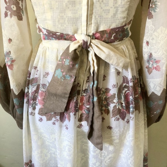 1970s Prairie Dress Small Floral Cottagecore Gown - Picture 7 of 11